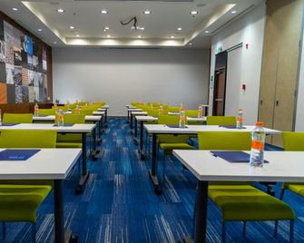 Holiday Inn Express & Suites Ensenada Centro By IHG - Ensenada - Restaurant