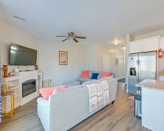 6 Mi To Pnc Music Pavilion Concord Townhome - Concord - Living room