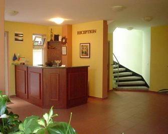 Caprice Family Hotel - Varna - Recepción