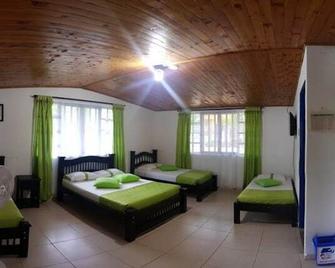 Finca Hotel El Descanso - Calarcá - Habitación
