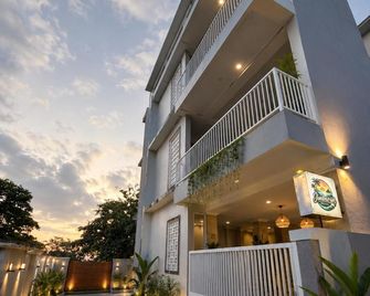 Jimbaran Hostel Bali - Denpasar - Building