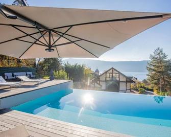 Pool And View, Optez Pour Ce Luxueux Appartement Avec Vue Lac Annecy Et Piscine By Lla Selections - Veyrier-du-Lac - Piscina