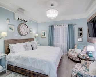 'Shore to Please 30A' #214 Studio Sleeps 2 - Rosemary Beach - Habitación