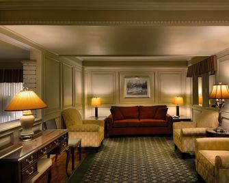 Royal Scot Hotel & Suites, Trademark Collection by Wyndham - Victoria - Lounge