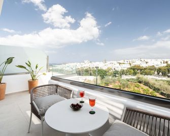Aura Suites Paros - Naousa - Балкон