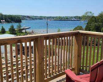 Tobermory Resort Inn & Suites - Tobermory - Balcony