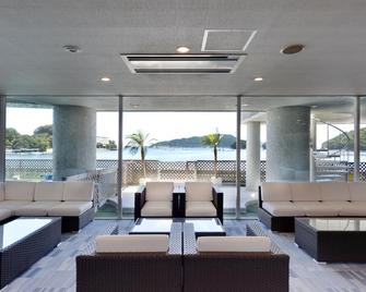 إزوميجو توبا دوج بارادايس هوتل - توبا - ردهة