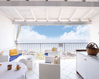 Sprawling Apartment in Cala Gonone near Cala Fuili Beach - Cala Gonone - Balcony