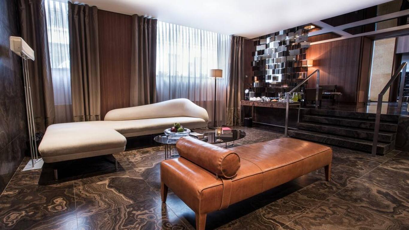 The Emblem Hotel