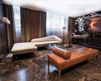 The Emblem Prague Hotel - Prague - Living room