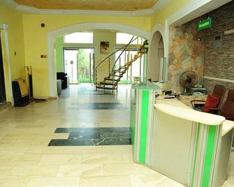 Richton Hotel & Suites - Abeokuta - Front desk