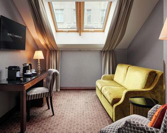Cosmopolitan Hotel Prague - Prague - Living room