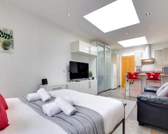 Pass the Keys Central Modern Cabin on Mill Road - Cambridge - Camera da letto