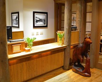 National Park Inn - Longmire - Front desk