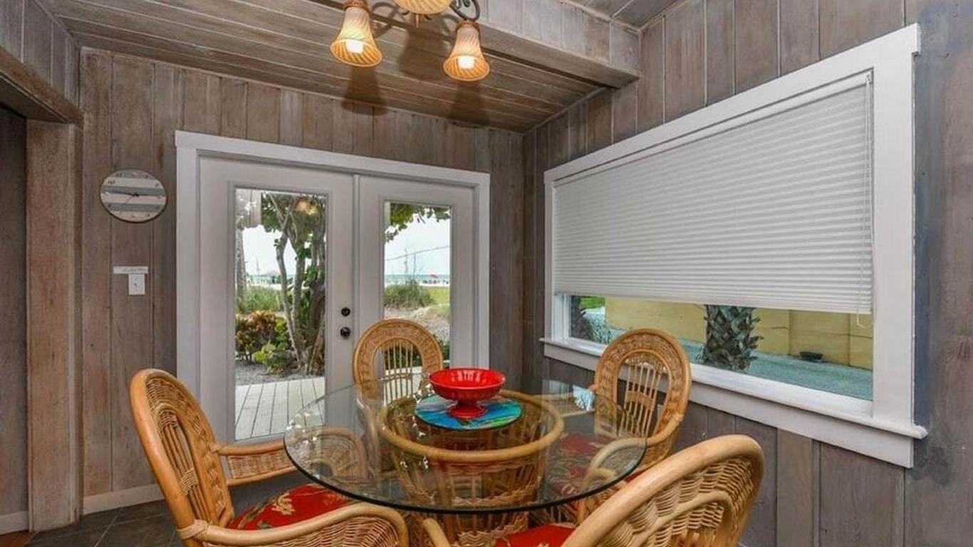 A House On Siesta Beach By Beachside Management