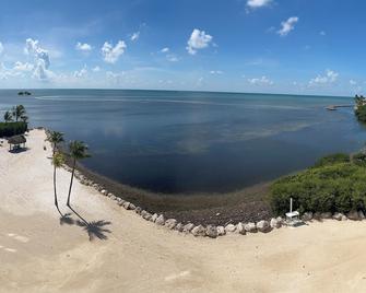 Oceanfront! Oceanfront! Oceanfront! - Tavernier - Beach