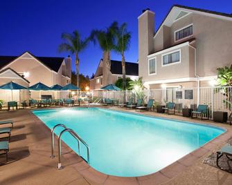 Residence Inn by Marriott Irvine Spectrum - Irvine - Zwembad