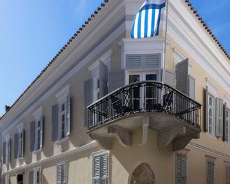 6 Roosevelt Str - Ermoupoli - Building