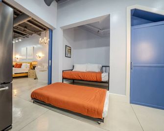 Ground Floor Waterfront on The Rez in Madison - Madison