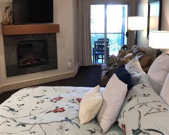 Pacific Shores Resort - Snowbird Opportunity - Oceanfront!!! - Nanoose Bay - Bedroom