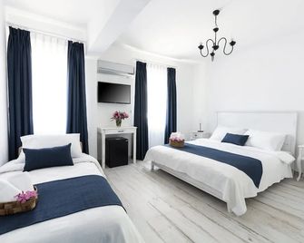 Teos Otel - Bozcaada - Schlafzimmer