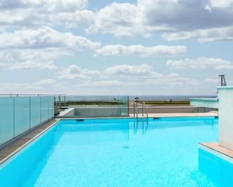 Nemea Appart Hotel Sunset Nice Arenas - Nice - Piscine