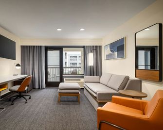 Courtyard by Marriott Fargo Moorhead, MN - Moorhead - Obývací pokoj