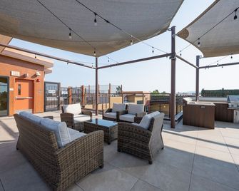 King Bed-Walk Downtown-Free Garage Parking-Laundry - Walnut Creek - Balcony