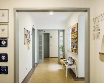 Loulé Coreto Hostel - Loulé - Pasillo