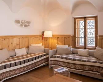 Apartment Chesa Chascharia 1 by Interhome - Samedan - Living room