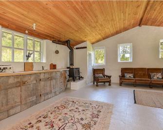 Provence Stone Cottage - Wairarapa Retreat with spring water and natural power - Carterton - Living room