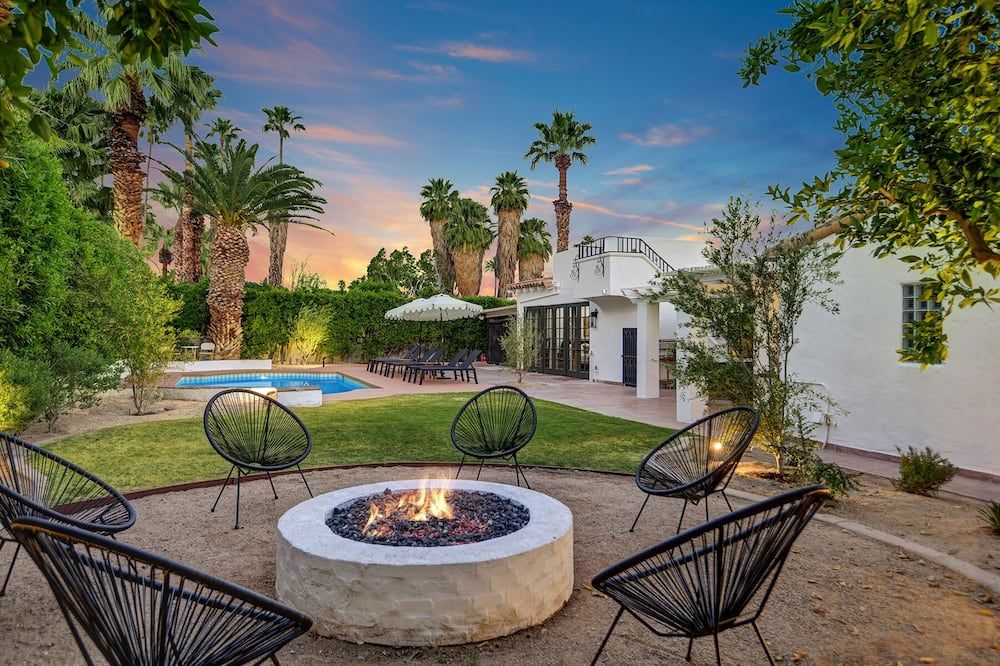 Famous Movie Colony Estate- Casa de Amigos Estate- Ultra Luxe, Pool, Spa, Firepit 4bd, 3.5bth - פאלם ספירנגס - בריכה