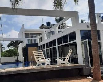 Saara Beach Hotel - Marawila