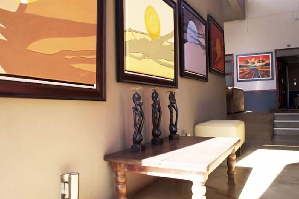 African Moon Corporate House