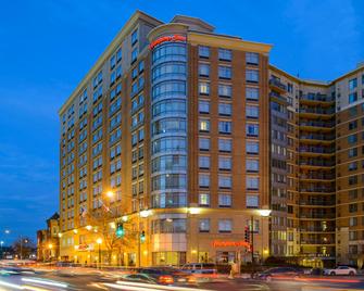 Hampton Inn Washington-Downtown-Convention Center - Washington, D.C. - Building