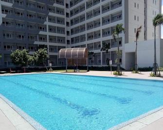 Studio 1br Balcony, Pool, Near Airport & Bgc - Taguig - Pool