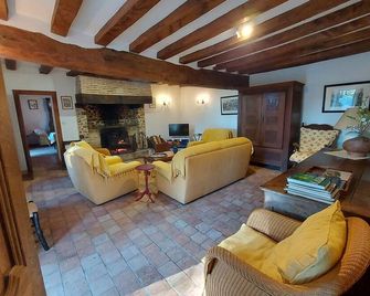 Spacious 18th-Century Country House with Garden, Terrace, and Family Amenities - Ruillé-Froid-Fonds - Salon