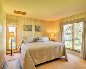 Yogi Bear's Jellystone Park Camp-Resort Wisconsin Dells - Wisconsin Dells - Bedroom