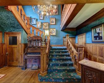 Brumder Mansion Bed and Breakfast - Milwaukee