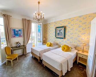 Hotel Relais Du Postillon - Antibes - Habitación