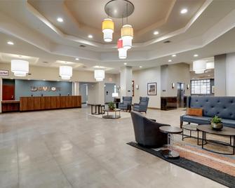Drury Inn & Suites Dayton North - Dayton - Vestíbul