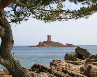 Plage à 3 minutes à pied - Saint-Raphaël - Beach