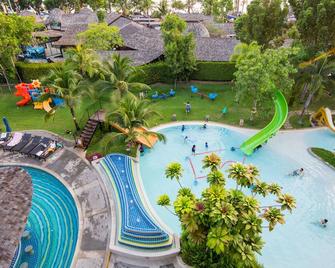 喀比奥南海灘假日飯店 - 甲米 - 游泳池