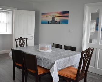 Aran View Holiday Homes Doolin- home no1 - Ocean View - Doolin - Dining room