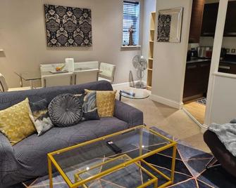 Apartment In Birmingham New Street - Birmingham - Living room