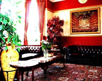 Ilfracombe House Hotel - near Cliffs Pavilion - סאות'אנד און סי - טרקלין