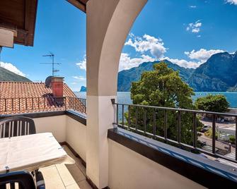 Hotel Geier - Nago–Torbole - מרפסת