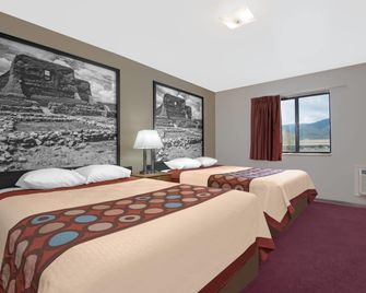 Super 8 by Wyndham Taos - Taos - Bedroom