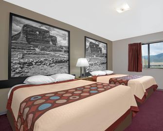 Super 8 by Wyndham Taos - Taos - Chambre