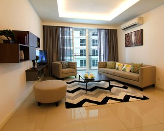The Shore Hotel & Residences - Malakka - Wohnzimmer